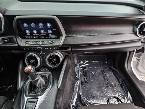 Certified 2021 Chevrolet Camaro SS RWD image 27