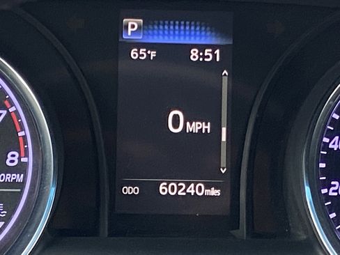 Certified 2019 Toyota Camry SE image 7