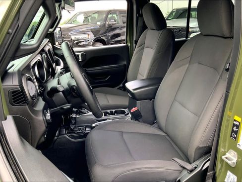 Certified 2023 Jeep Wrangler Unlimited AWD/4WD image 8