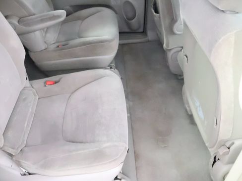 Used 2004 Toyota Sienna LE FWD image 48