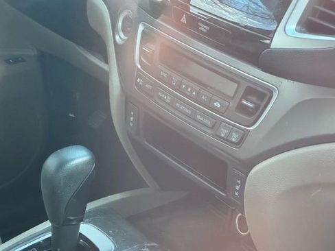 Used 2017 Honda Pilot EX-L image 9