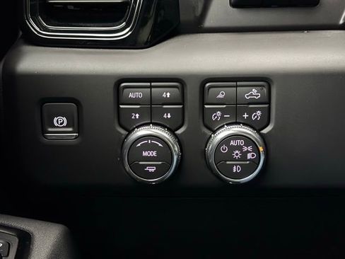 New 2026 GMC Sierra 1500 AT4 w/ Technology Package image 22