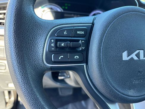 Used 2022 Kia Niro LX image 16