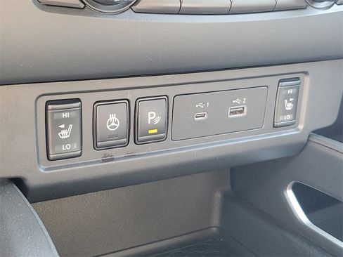 Used 2023 Nissan Frontier SV w/ SV Convenience Package image 30