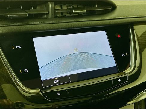 Used 2022 Cadillac XT6 Premium Luxury image 14