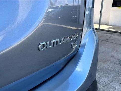 Used 2018 Mitsubishi Outlander FWD image 21