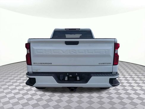 Used 2020 Chevrolet Silverado 1500 Custom w/ Custom Value Package RWD image 4