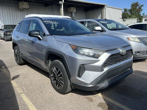 Used 2019 Toyota RAV4 LE w/ Carpet Mat Package FWD image 3