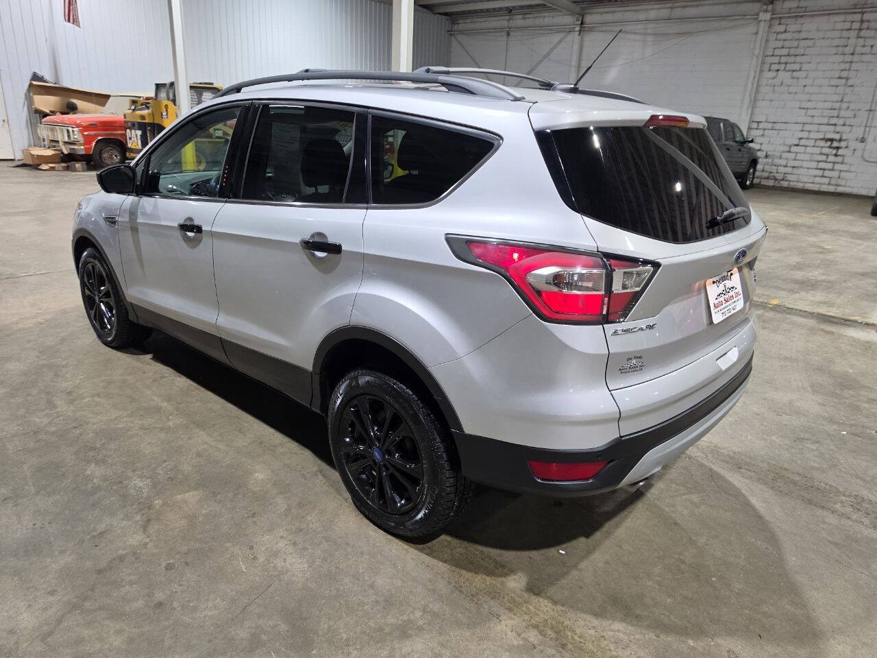 Used 2017 Ford Escape SE w/ Equipment Group 201A AWD/4WD image 7