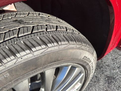 Used 2025 Buick Enclave Avenir image 34