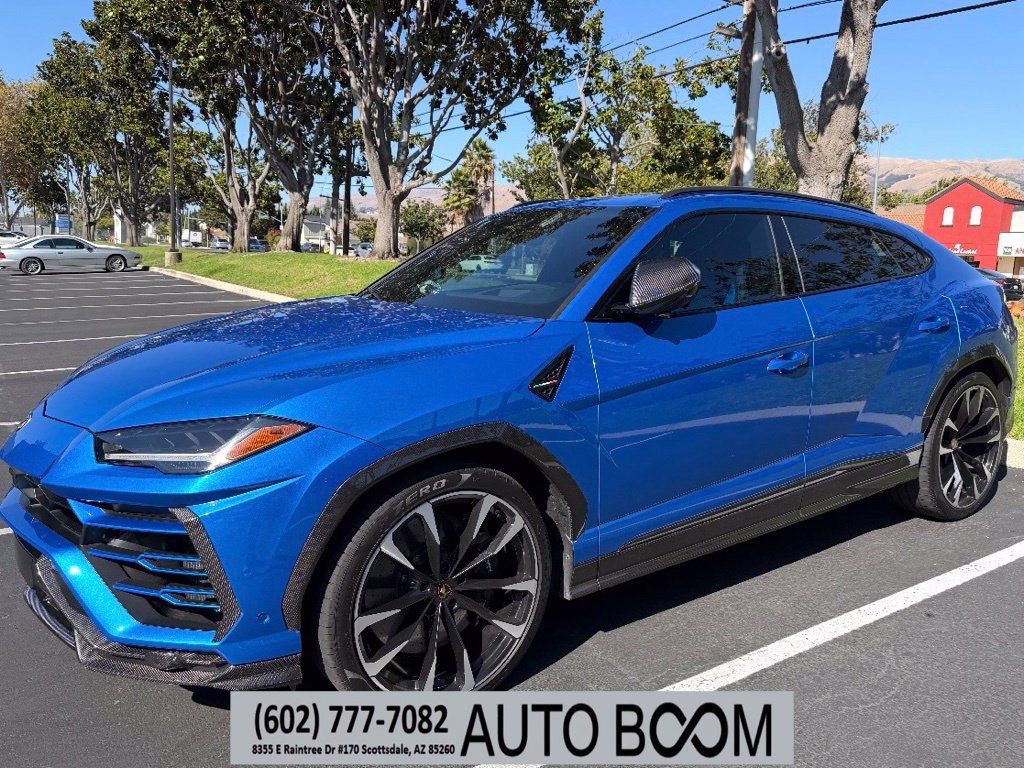 Used 2020 Lamborghini Urus AWD/4WD image 1
