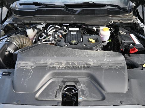 Used 2025 RAM 3500 Limited AWD/4WD image 38