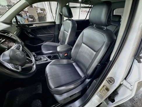 Used 2022 Volkswagen Tiguan SE AWD/4WD image 17
