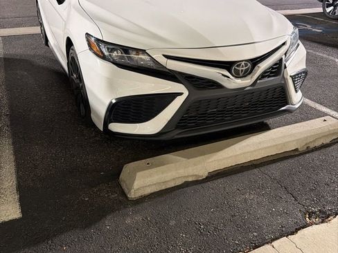 Used 2023 Toyota Camry SE image 1