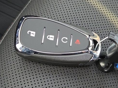 New 2026 Chevrolet Trax RS w/ Sunroof Package image 38