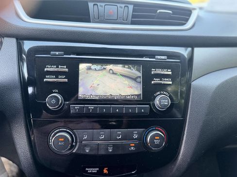 Used 2016 Nissan Rogue S w/ Appearance Package AWD/4WD image 14
