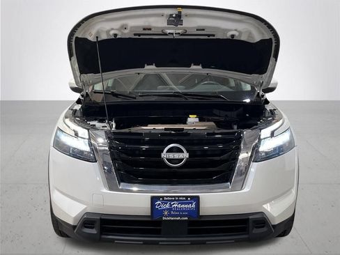 Used 2024 Nissan Pathfinder SV AWD/4WD image 5