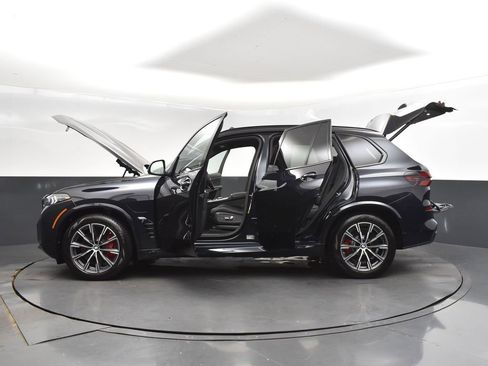 Certified 2026 BMW X5 xDrive50e w/ M Sport Package AWD/4WD image 38