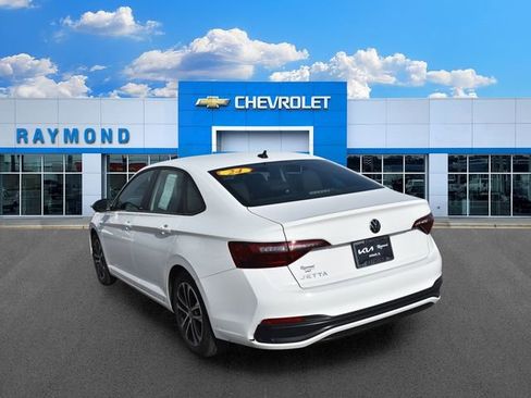 Used 2024 Volkswagen Jetta Sport FWD image 5