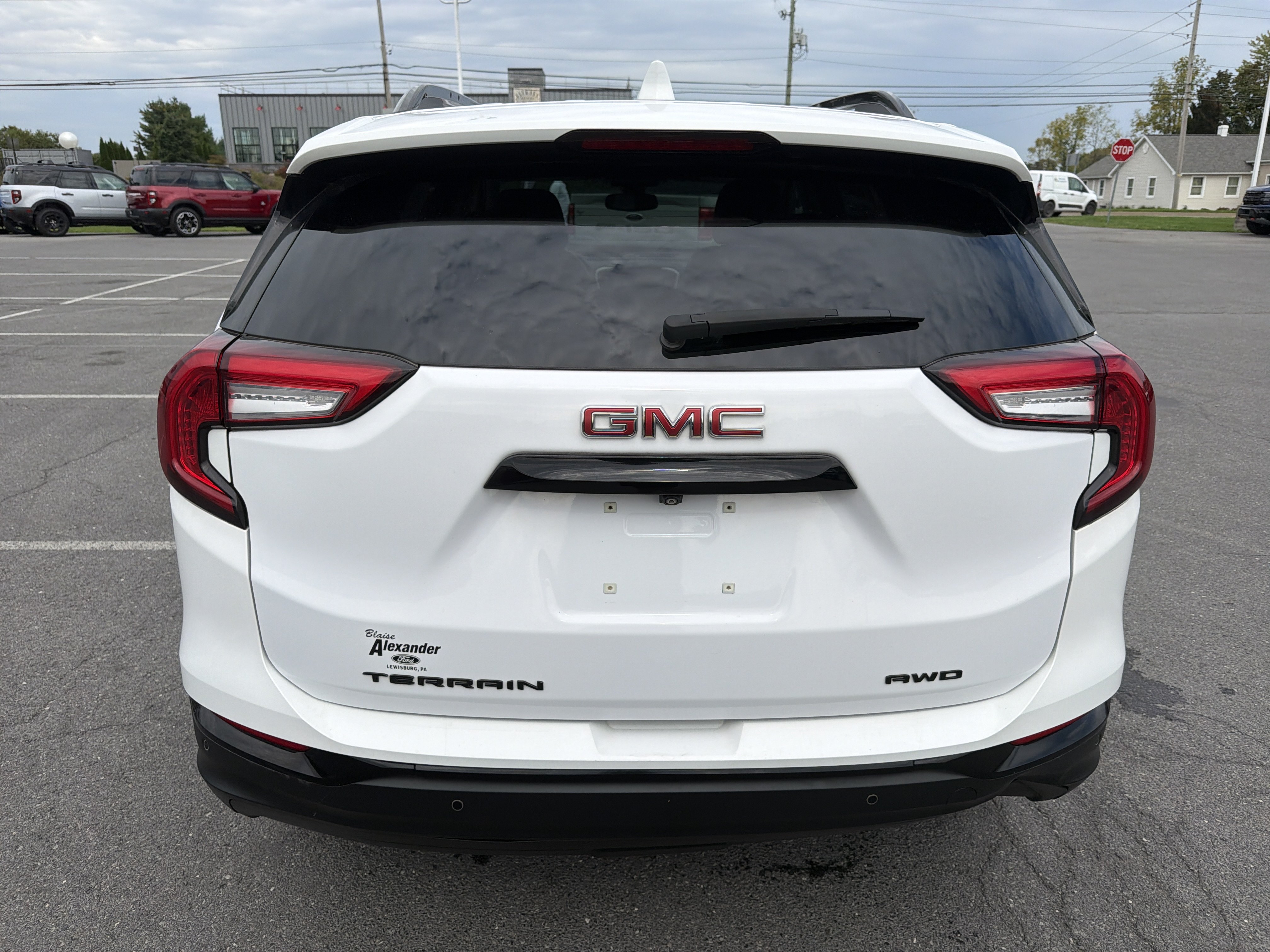 Used 2022 GMC Terrain SLE w/ Driver Convenience Package AWD/4WD image 4