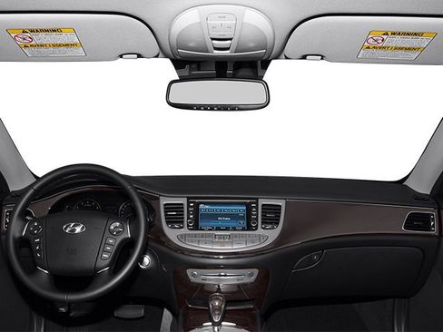 Used 2013 Hyundai Genesis 3.8 w/ Premium Pkg RWD image 10
