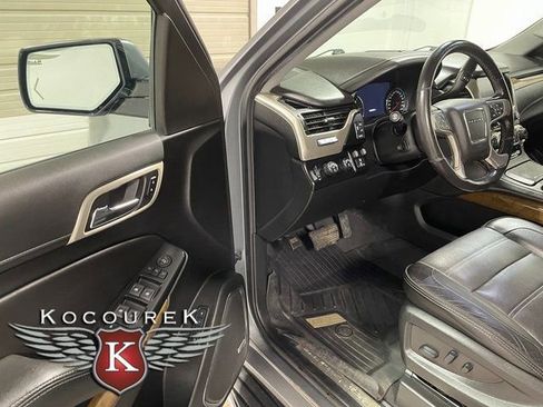 Used 2020 GMC Yukon XL Denali AWD/4WD image 10