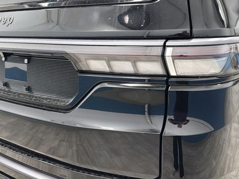 New 2026 Jeep Grand Wagoneer Limited AWD/4WD image 42