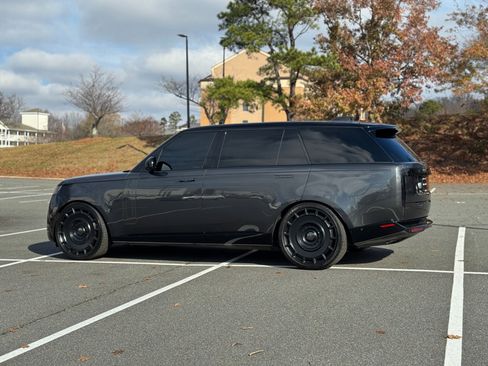 Used 2024 Land Rover Range Rover Long Wheelbase SE image 7