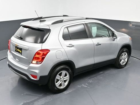 Used 2019 Chevrolet Trax LT w/ LT Convenience Package image 40