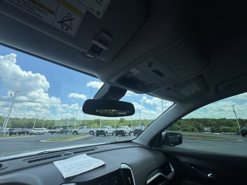 Used 2021 GMC Terrain SLT image 18