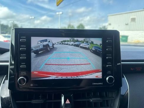 Used 2021 Toyota Corolla LE FWD image 17