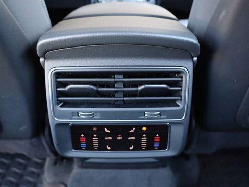 Used 2019 Audi Q8 Prestige image 34