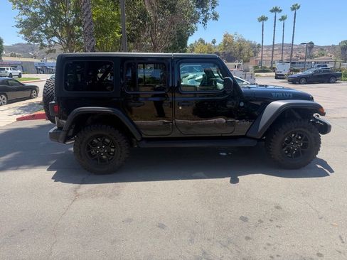 Used 2024 Jeep Wrangler Unlimited AWD/4WD image 15