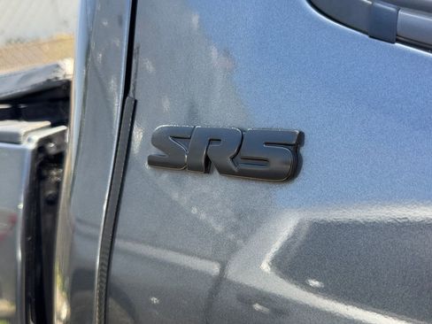 Used 2020 Toyota Tacoma SR5 RWD image 19
