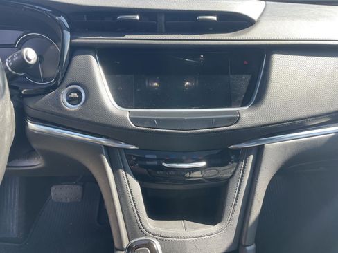 Used 2021 Cadillac XT5 Premium Luxury image 17