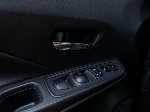Used 2025 Nissan Versa SV FWD image 20