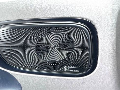 Used 2024 Mercedes-Benz GLC 300 4MATIC image 24