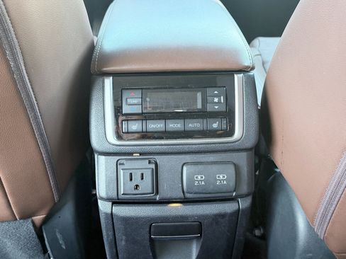 Used 2019 Subaru Ascent Touring w/ Popular Package #2 AWD/4WD image 30