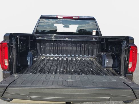 Used 2025 GMC Sierra 1500 SLT AWD/4WD image 12