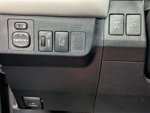 Used 2016 Toyota RAV4 XLE image 20