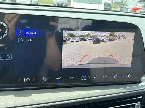 New 2026 Chevrolet Traverse LT image 16