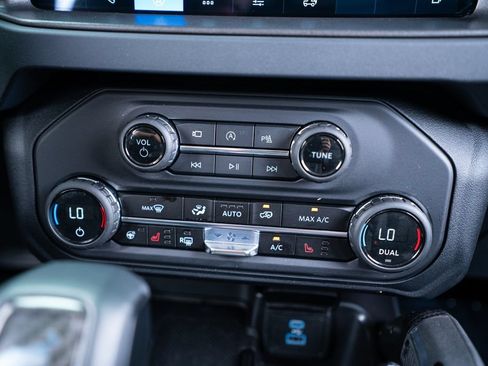 Used 2025 Ford Bronco Raptor AWD/4WD image 40