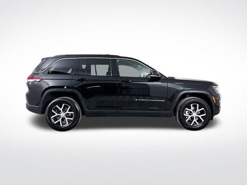 Used 2025 Jeep Grand Cherokee Limited image 8