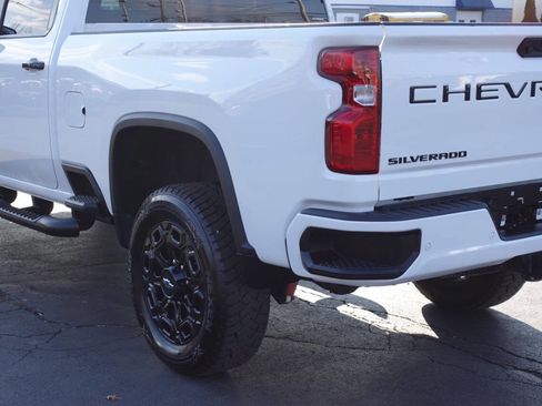 Used 2023 Chevrolet Silverado 2500 LT w/ Z71 Sport Edition image 11