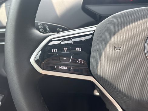 Used 2024 Volkswagen ID.4 S image 59