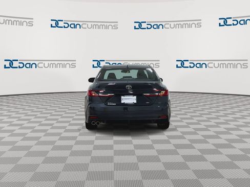 Used 2025 Toyota Camry SE FWD image 8