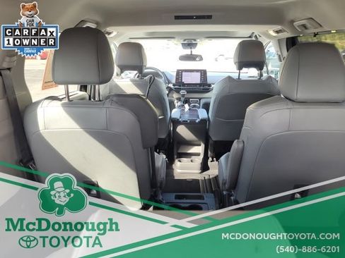 Used 2024 Toyota Sienna XLE FWD image 15