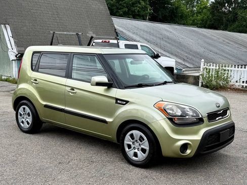 Used 2013 Kia Soul FWD image 1