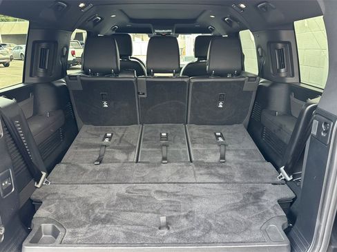 Used 2024 Land Rover Defender 130 S image 19