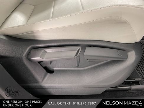 Used 2021 Volkswagen Tiguan SE w/ Panoramic Sunroof Package image 47